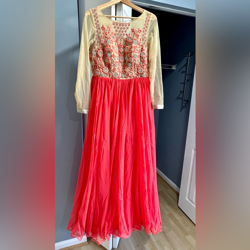 Selling beautiful beige peach floor length anarkali gown in size XL (42-44).